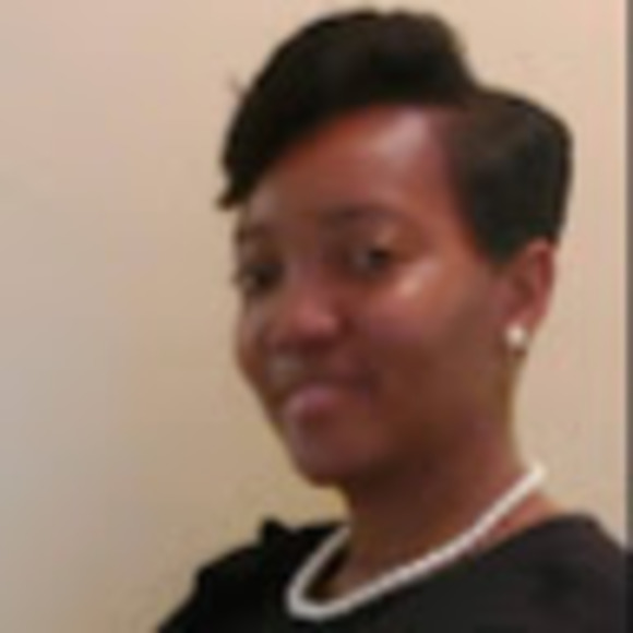 Meet your Posher, Mae - Picture 1 of 1